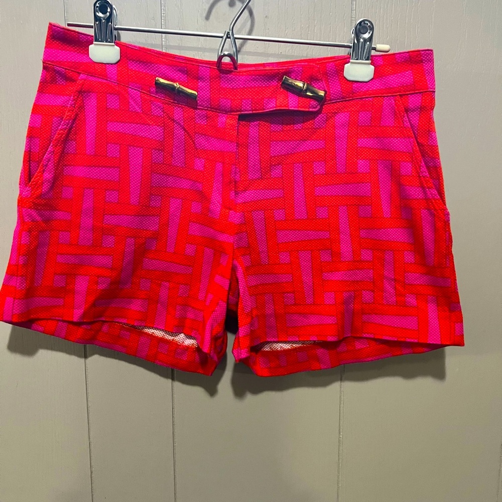 Britt Ryan adorable shorts.